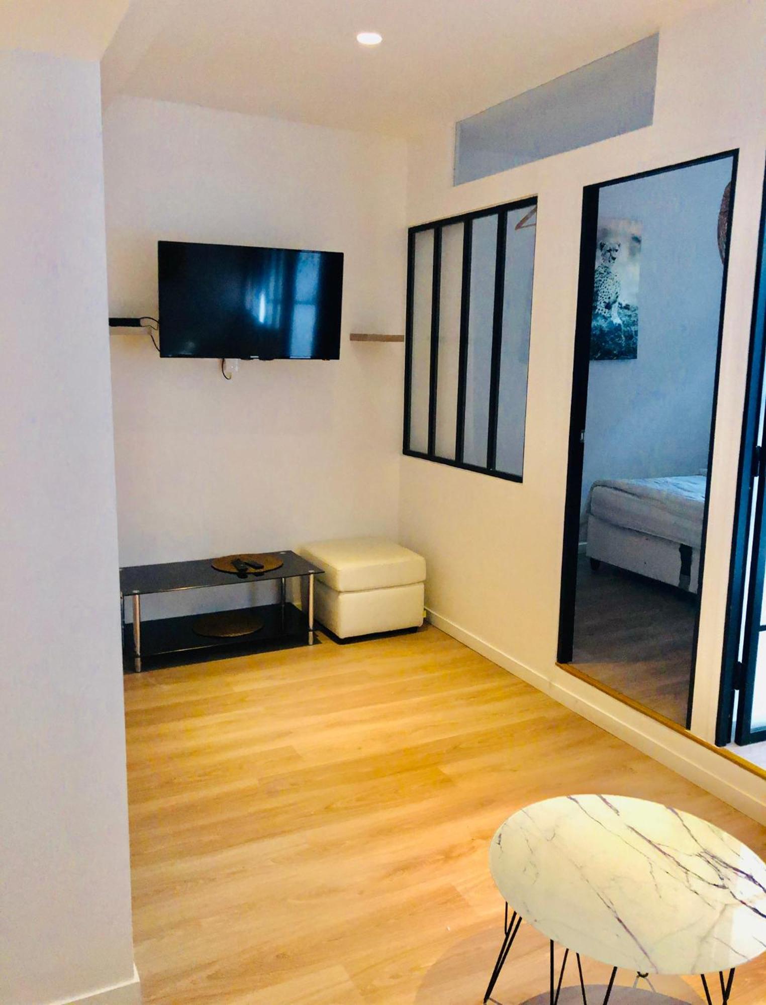 Gambetta Residences Centre *