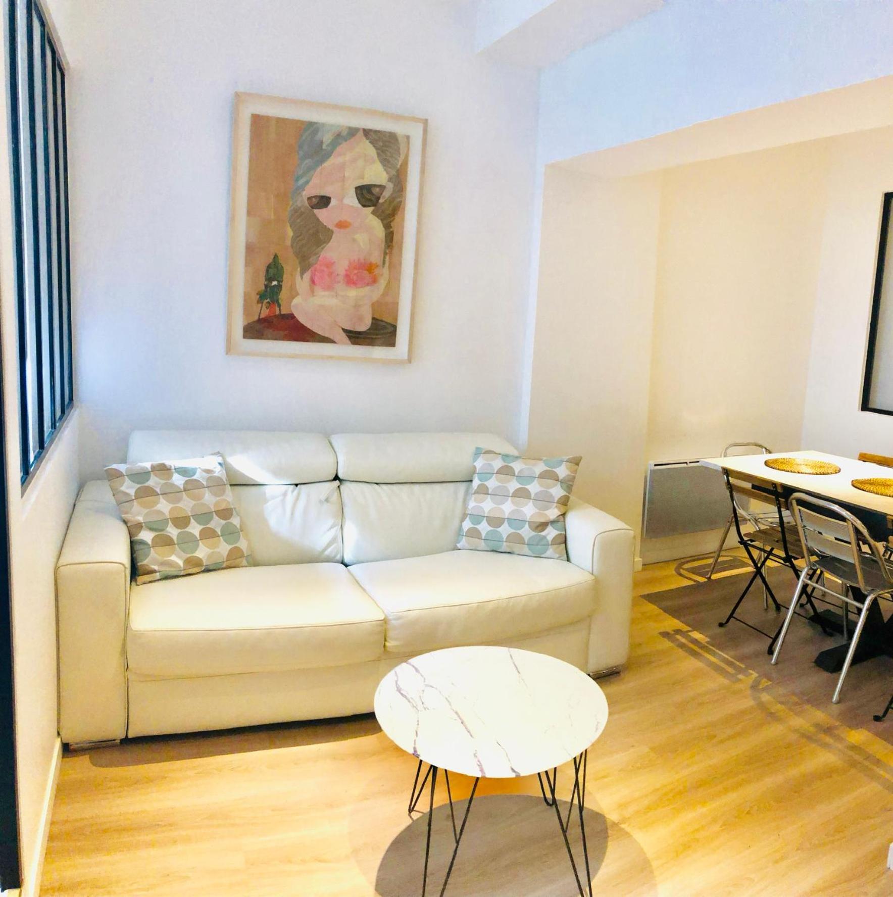 Gambetta Residences Centre * Paris